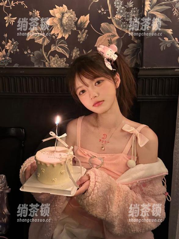 155吃瓜网 登录155吃瓜网,静静地等待,看看有没有人把“我的前任是条狗”的主题又搬上台面…