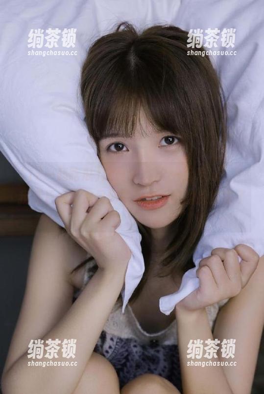 17一起吃瓜 这登录“17一起吃瓜”,我算是成了追寻网中甜蜜瓜田的探险家了!