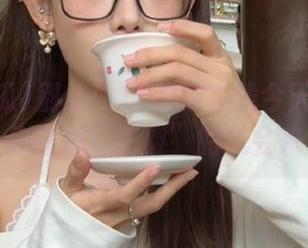 别怂！17吃瓜在线今天的更新让你在线“犯傻”的机会来了