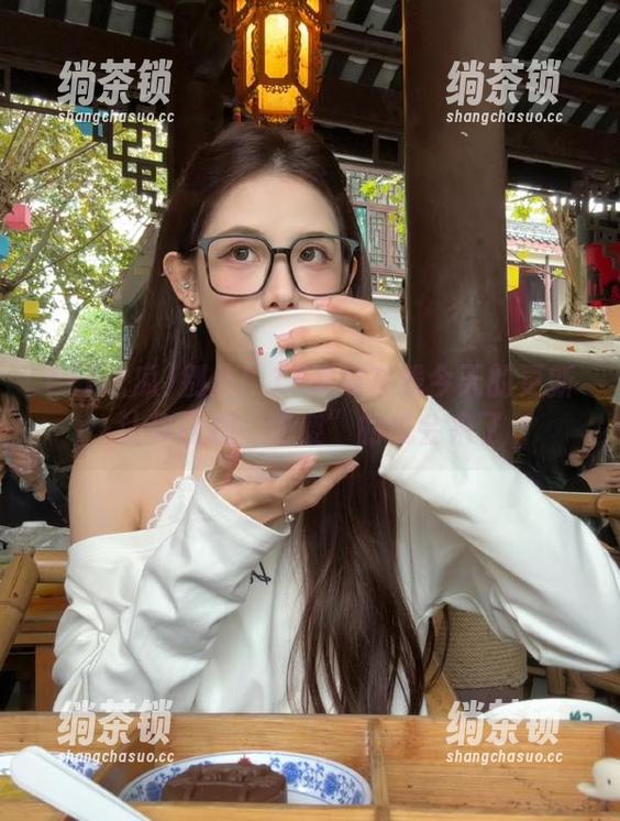 17吃瓜 别怂!17吃瓜在线今天的更新让你在线“犯傻”的机会来了