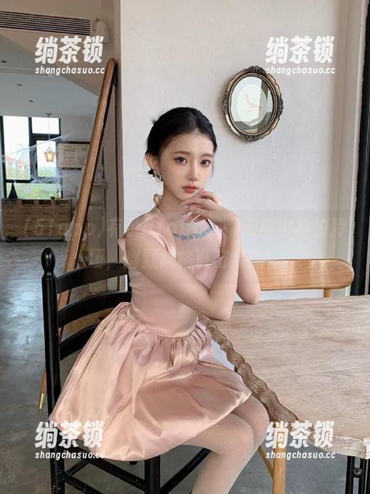 51app 有了51app,聊天再也不怕冷场,幽默风格直击灵魂!