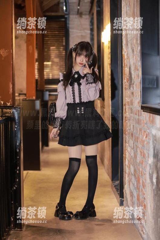 www.黑料社区.com：视频里的情节转折亮瞎了我的眼！