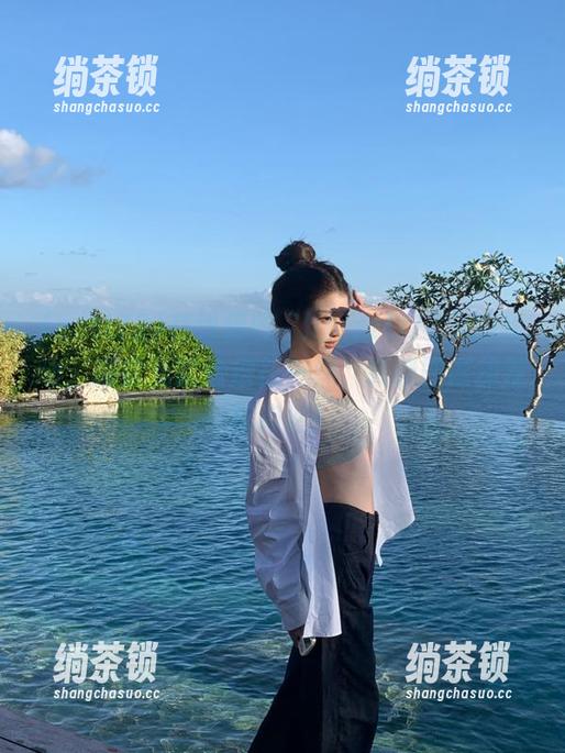 zztt72 在线接收“h1 zztt72”的骚动:感情戏就像烟花一样,转瞬即逝却那样绚烂!
