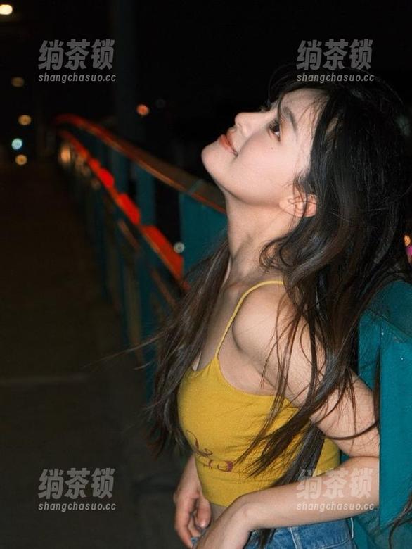 五一吃瓜 这年头,连五一吃瓜官网的地址都被拿来当谈资了?太离谱!