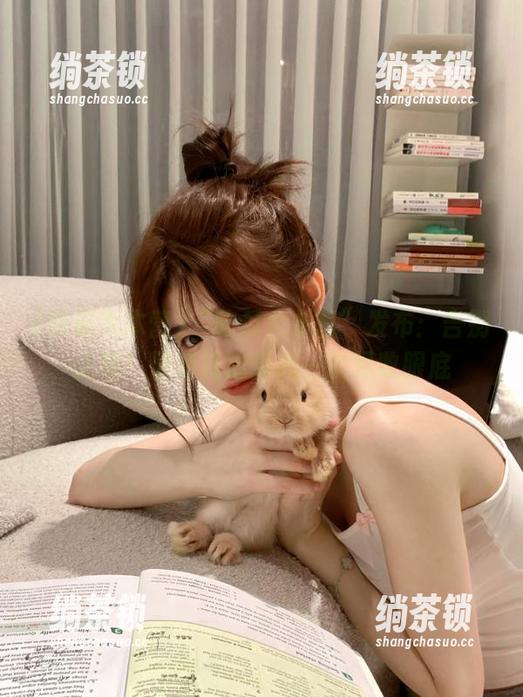 吃瓜大本营 “吃瓜大本营”发布:告别无聊!最新花边新闻一次尽收眼底