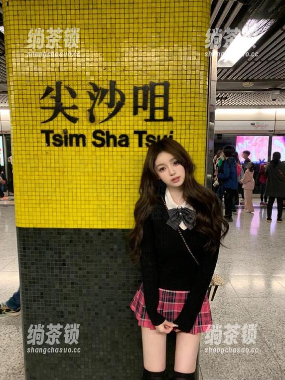 吃瓜网 观看“吃瓜网”的入口,感觉像是在打开一扇通往八卦世界的大门,激动得我手都在抖!