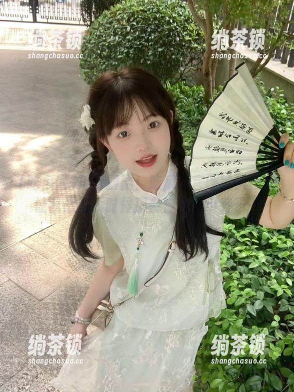 吃瓜网 瓜香四溢!吃瓜网官网的入口总让我想起小时候那条神奇的小巷子…