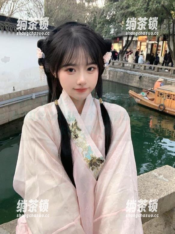 黑料不打烊 今日吃瓜事件又上热搜,黑料不打烊的网站里每个话题都想捅一捅,太吸引眼球了。