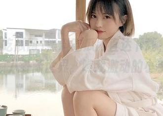 黑料吃瓜网直达下载，用它解锁八卦新世界，瞧我激动的小手！