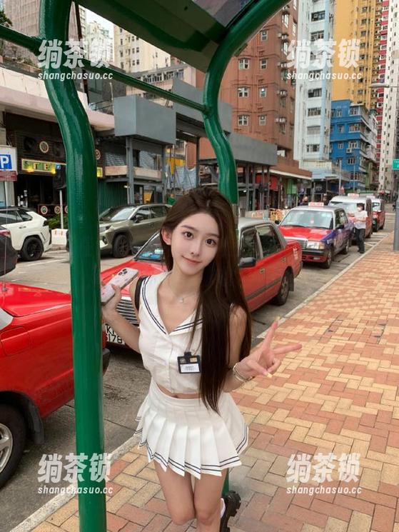 黑料在线导航：真的是无底洞，瓜永存，让人欲罢不能。
