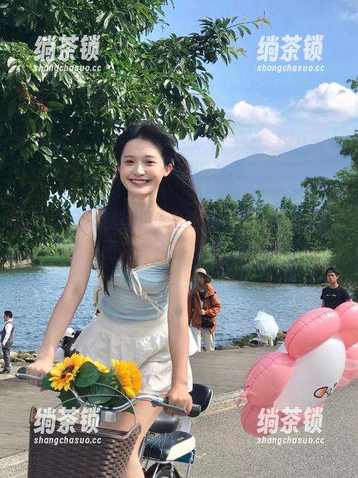 黑料网APP让人收获全新资源，心里面总有点小期待，嘿嘿。