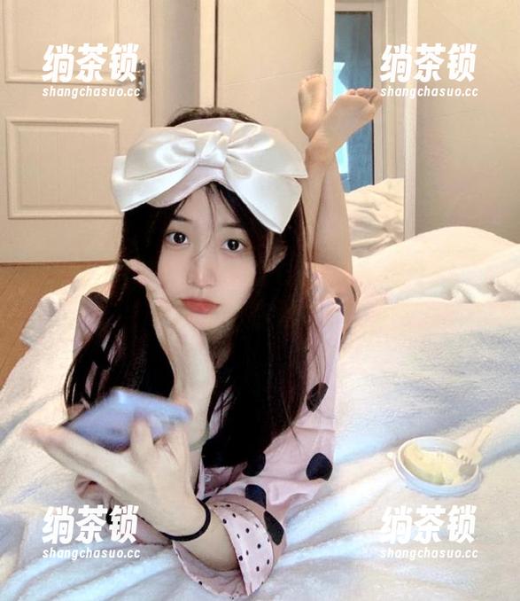 黑料网 黑料网hlw10传送门:瓜田里的小秘密,你敢点吗?