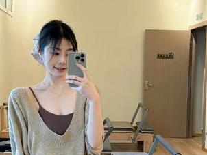 下载“黑料网不打祥”就像把自己放进了八卦的无限循环里，根本停不下来！