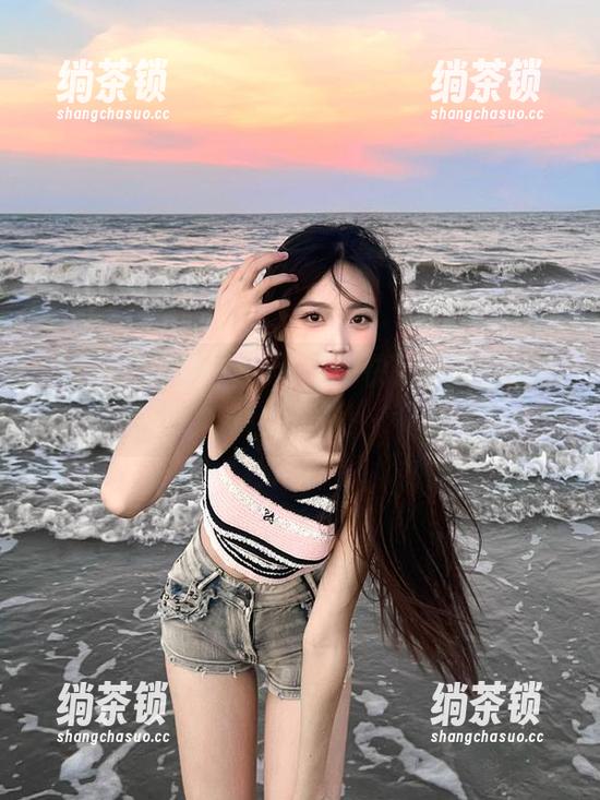 黑瓜吃料 痒痒的心情,快去登录黑瓜吃料试试吧!